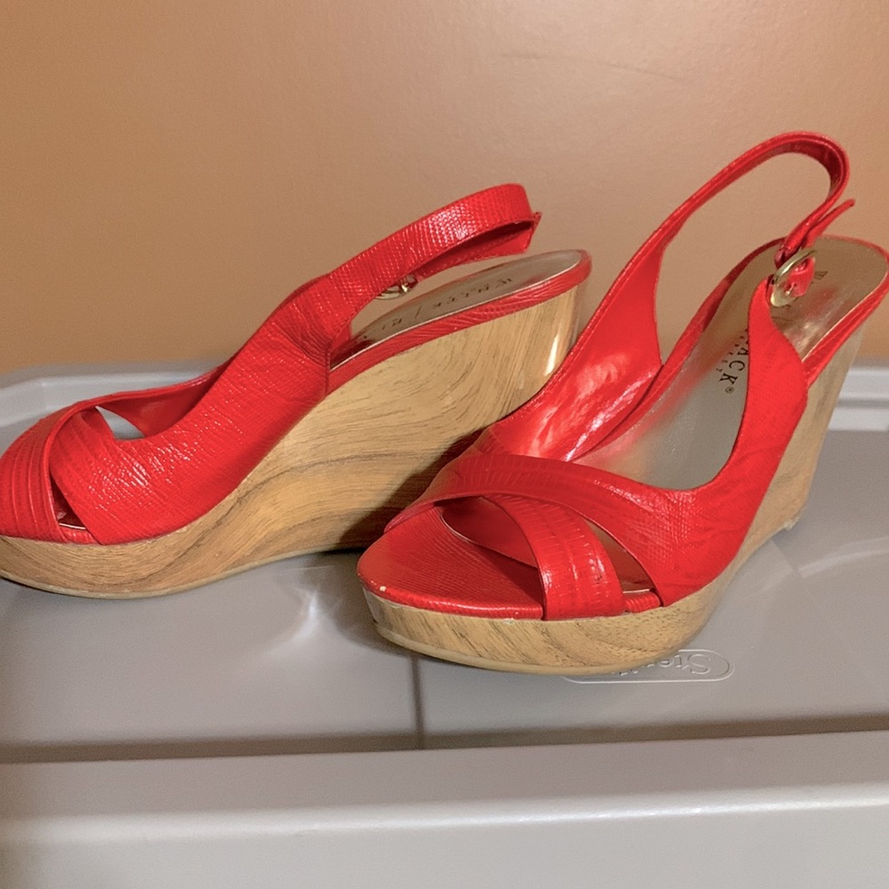 EUC White House Black Market wedge sandals!